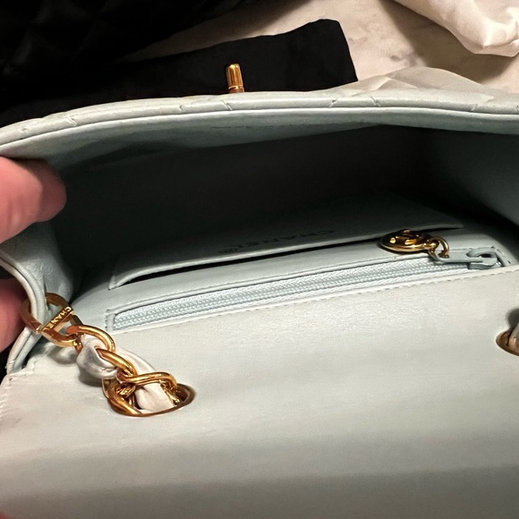 🔴 SOLD 🔴 Vintage Chanel Mini Border Flap Bag - Picture 12 of 17